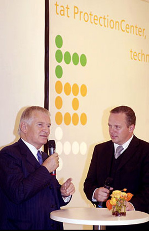 Interview with Otto Schily, Federal Minister of the Interior from 1998 to 2005, on the Forum of the tat ProtectionCenter at the SECURITY 2006